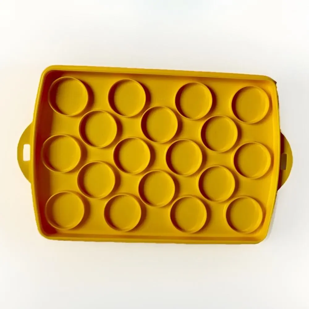 Vtg‎ TUPPERWARE Reversible Cake & 18 Cupcake BAKE N TAKE Carrier #3861A YELLOW
